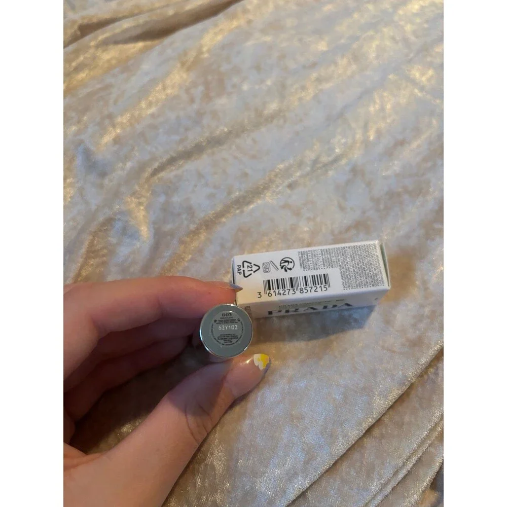 Prada lipstick shade b03 .04oz - Picture 3 of 4